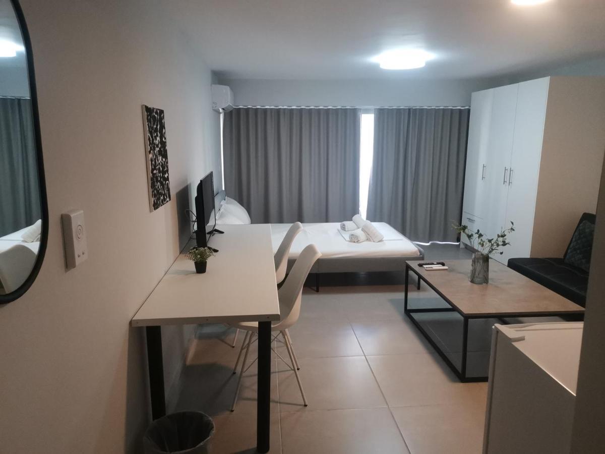 New Cozy Studio In Aigaleo Atenas Exterior foto