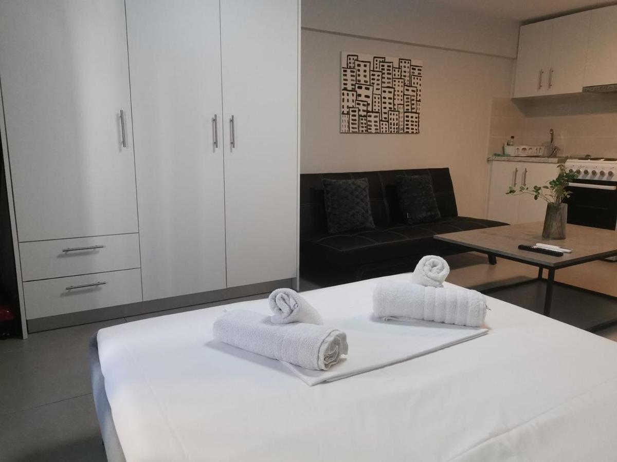 New Cozy Studio In Aigaleo Atenas Exterior foto