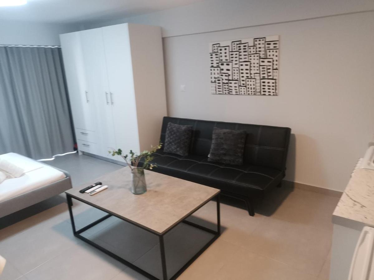 New Cozy Studio In Aigaleo Atenas Exterior foto